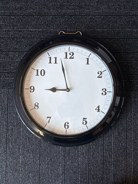 Black metal Wall Clock – 14.5” Round Analog Quartz Clock